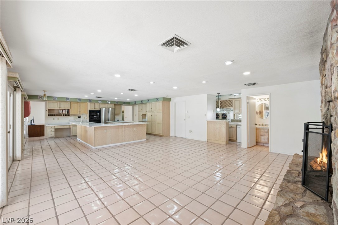 Photo 37 of 61, 2935 S Torrey Pines Drive
