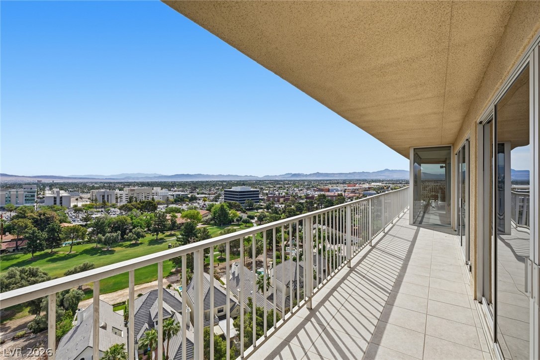 Photo 33 of 49, 3111 Bel Air Drive #15D