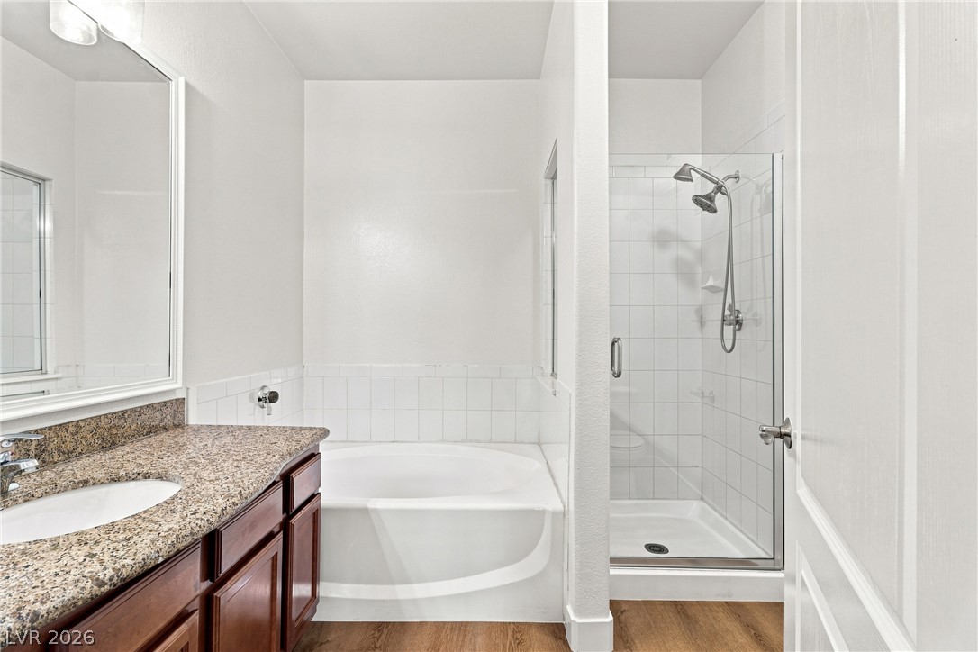Photo 22 of 41, 1704 Queen Victoria Street #102