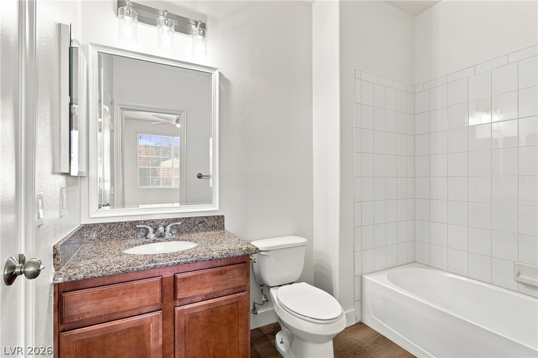 Photo 31 of 41, 1704 Queen Victoria Street #102