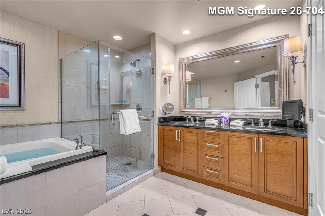 Photo 14 of 38, 135 E Harmon Avenue #1704