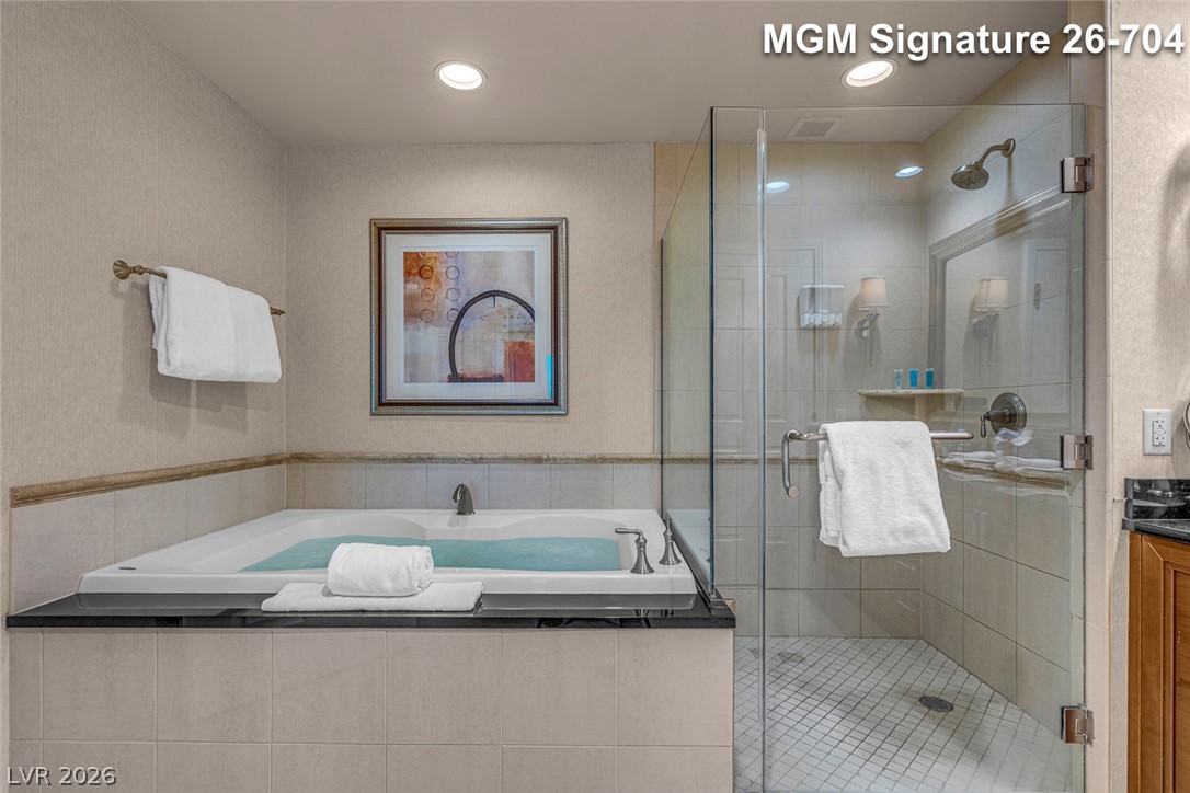 Photo 16 of 38, 135 E Harmon Avenue #1704