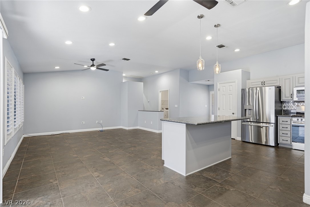 Photo 11 of 38, 507 Dart Brook Place