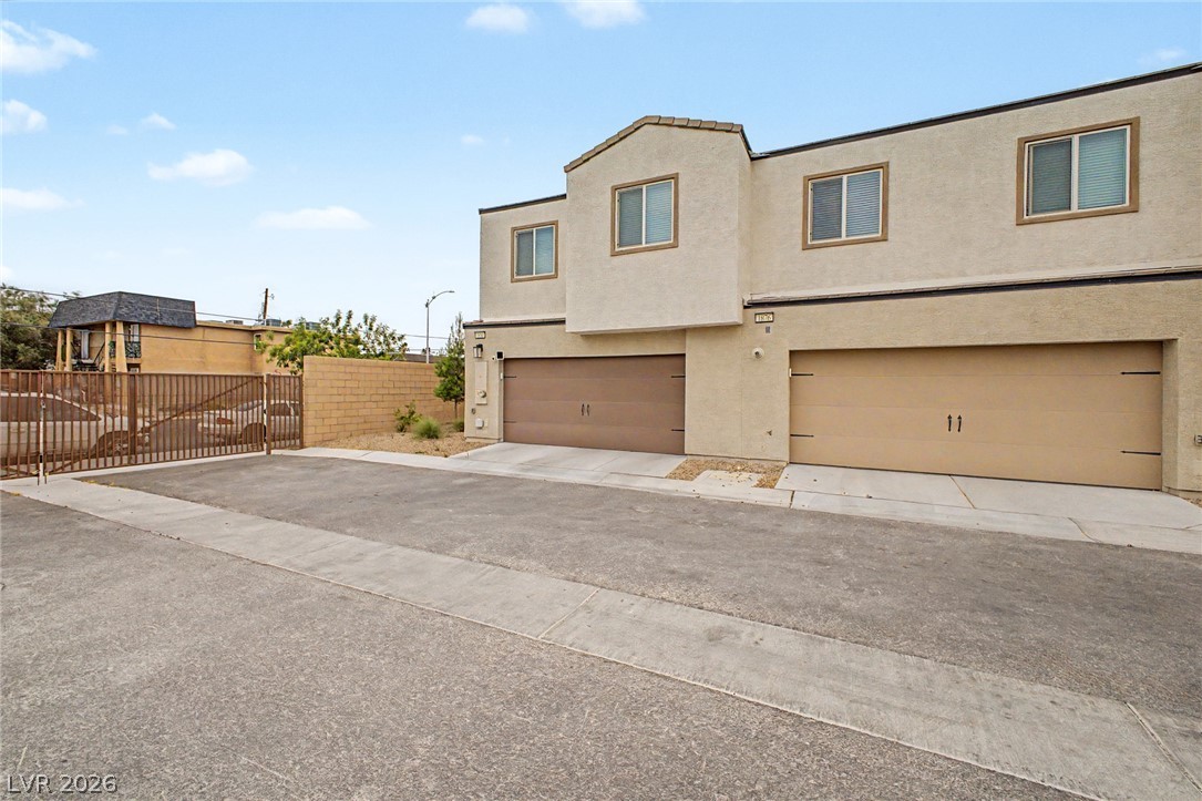 Photo 33 of 46, 1880 Arcadian King Sun Street