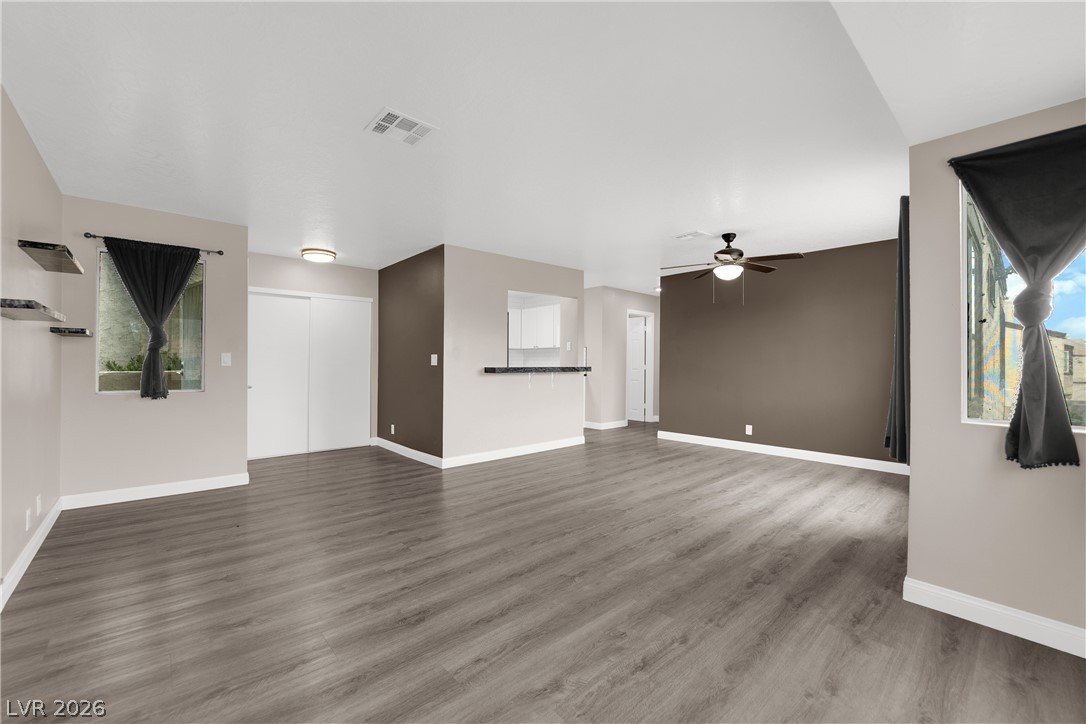 Photo 12 of 31, 5049 Spencer Street #A
