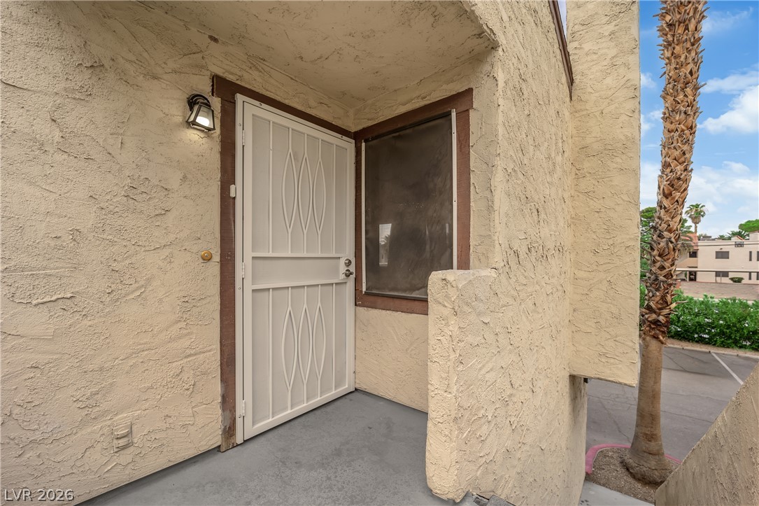 Photo 26 of 31, 5049 Spencer Street #A