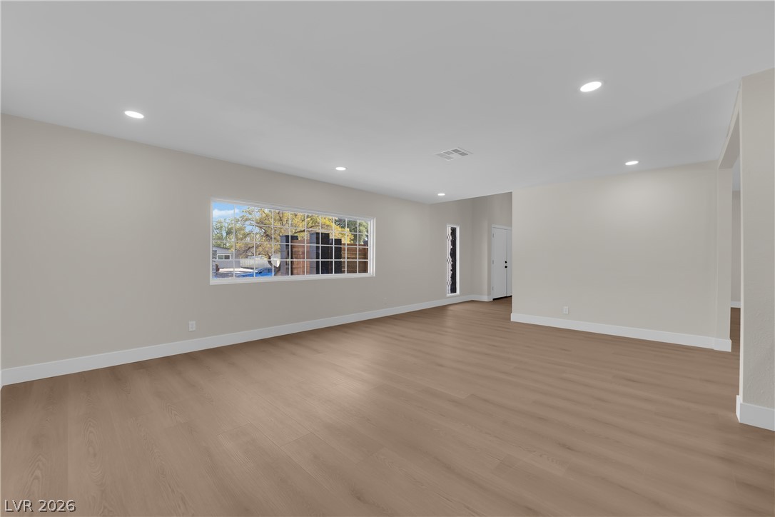 Photo 10 of 59, 2809 Mason Avenue