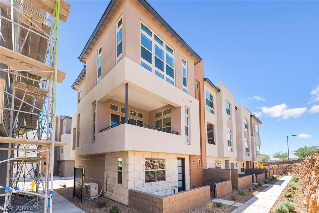 643 Talon Ridge Street, Las Vegas 89138
