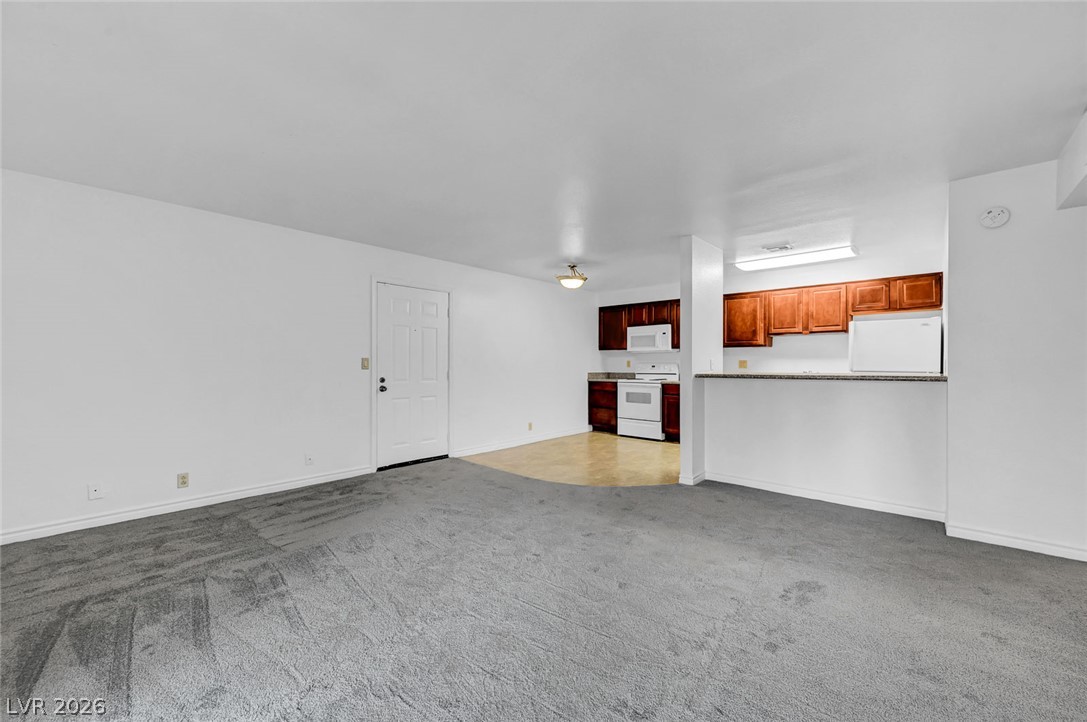 Photo 7 of 31, 4340 Sandy River Drive #84
