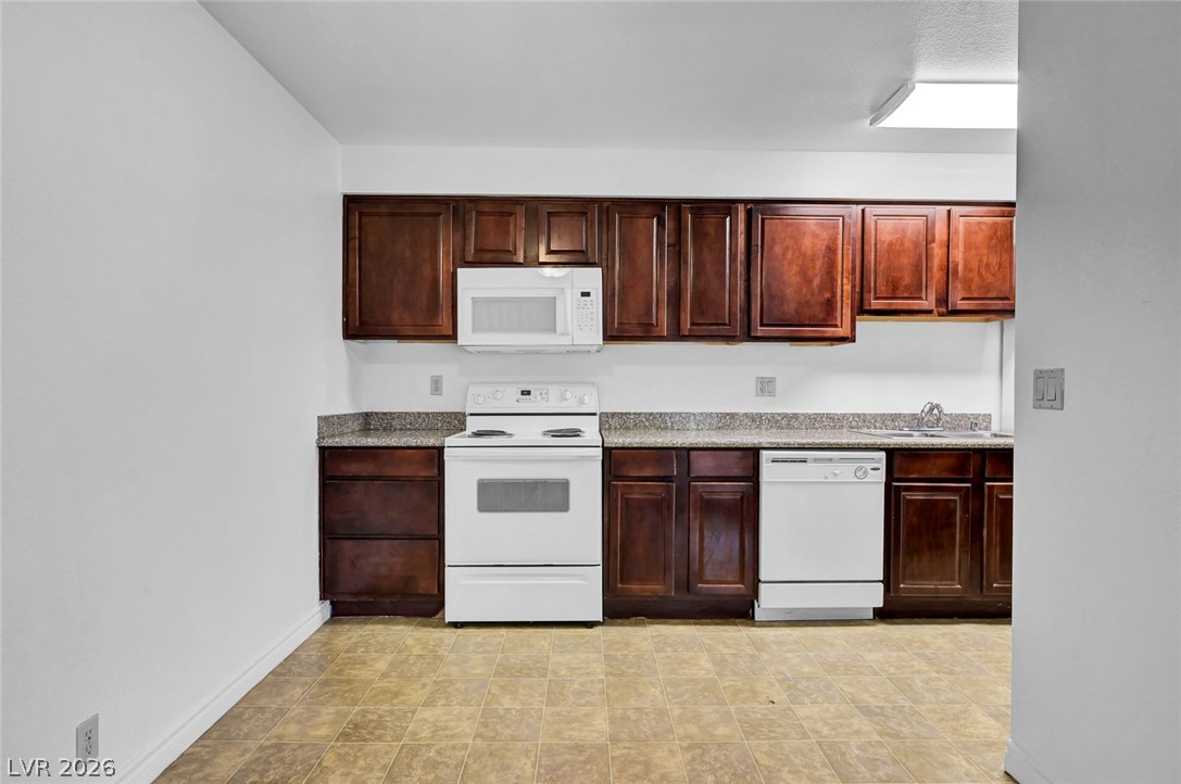 Photo 12 of 31, 4340 Sandy River Drive #84