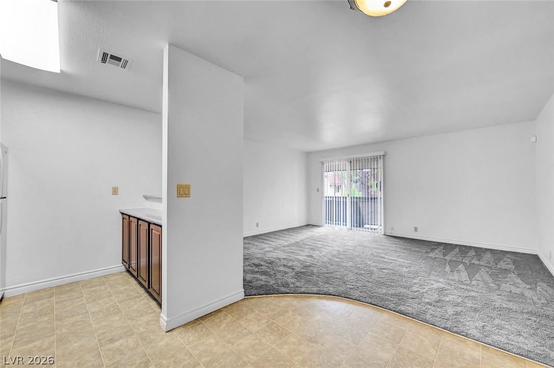 Photo 15 of 31, 4340 Sandy River Drive #84