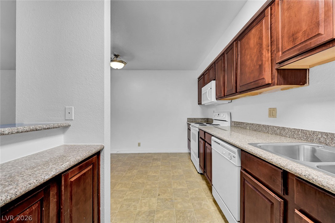 Photo 18 of 31, 4340 Sandy River Drive #84