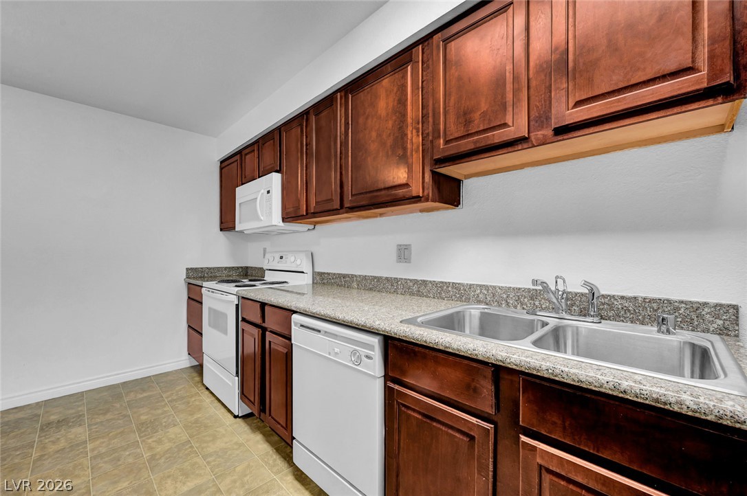 Photo 19 of 31, 4340 Sandy River Drive #84