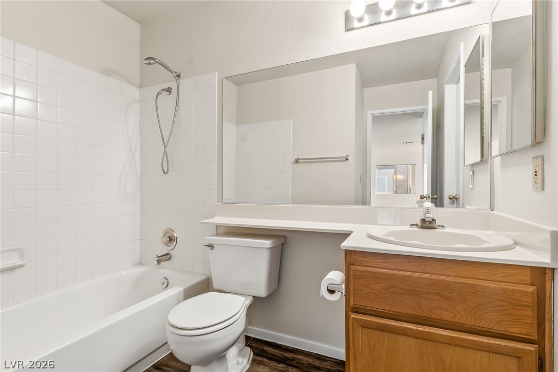 Photo 8 of 33, 2191 Bay Club Drive #204