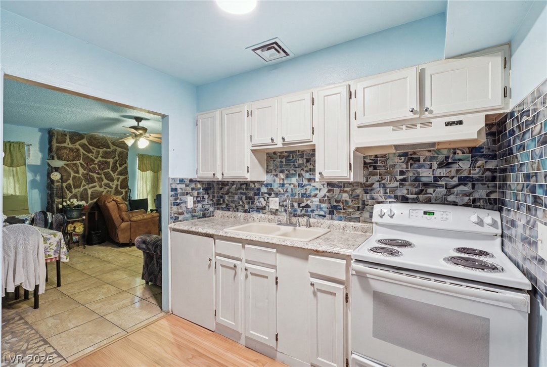 Photo 3 of 3978 Voxna Street