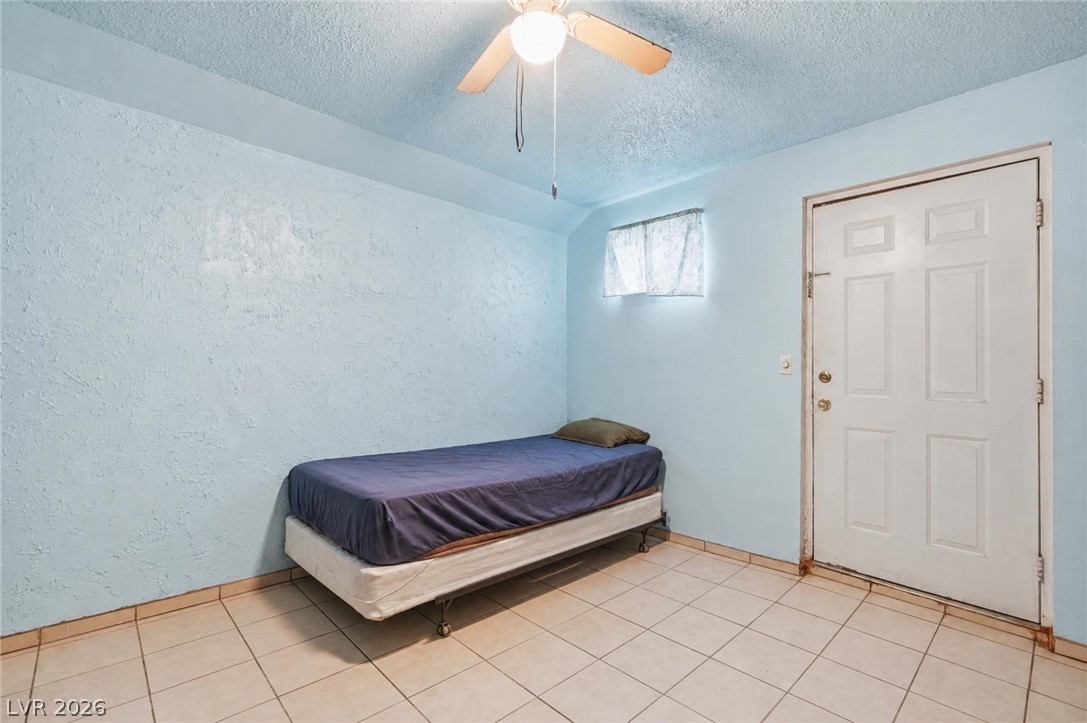 Photo 14 of 38, 3978 Voxna Street
