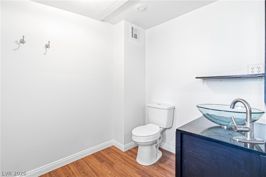 Photo 18 of 33, 636 Avenue C