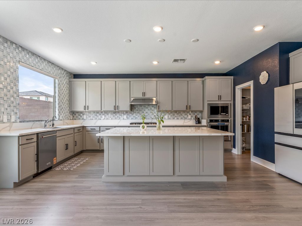 Photo 3 of 293 Cantiga Avenue
