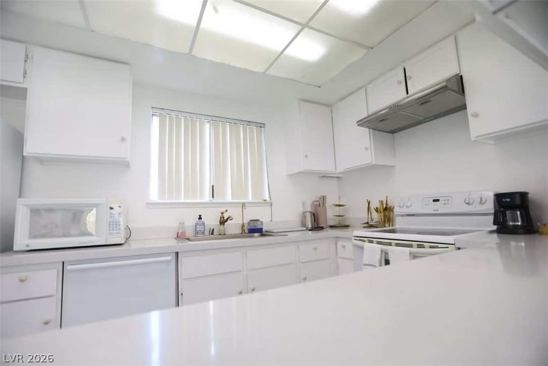 Photo 6 of 24, 3232 Jericho Street #A