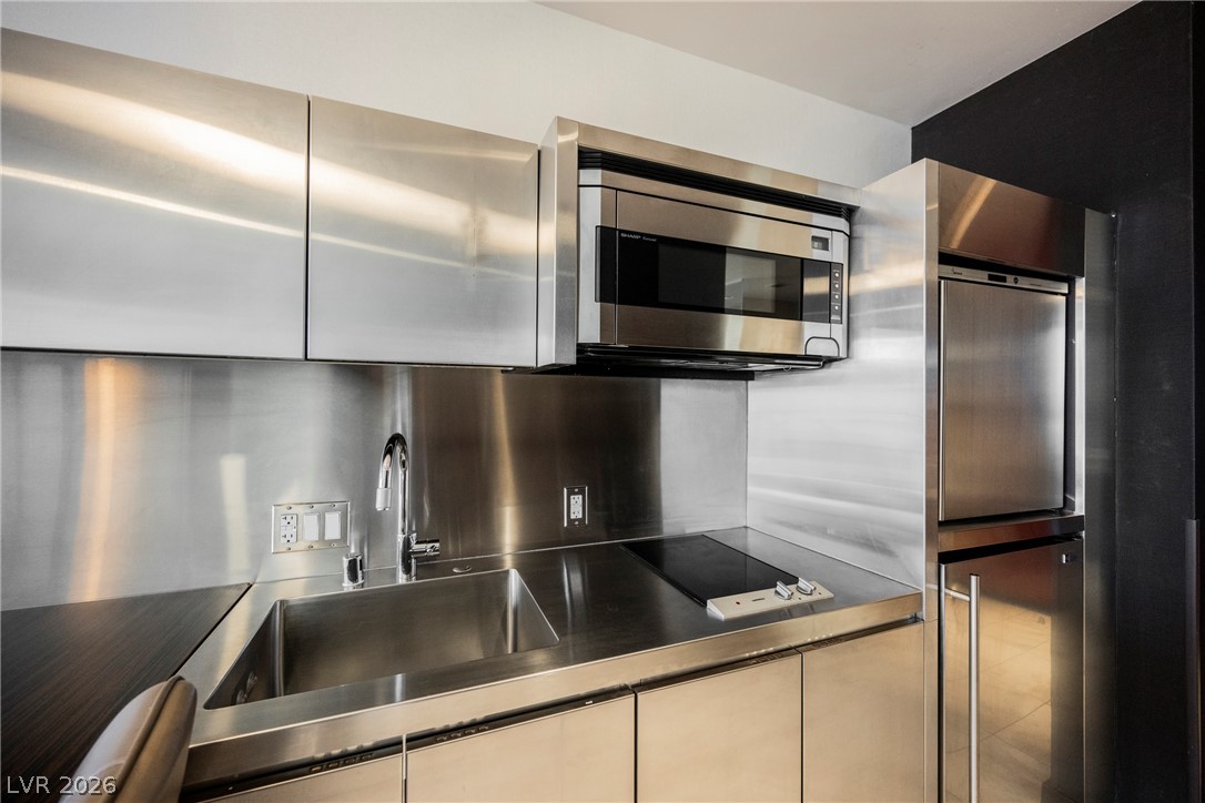 Photo 19 of 38, 4381 W Flamingo Road #2520