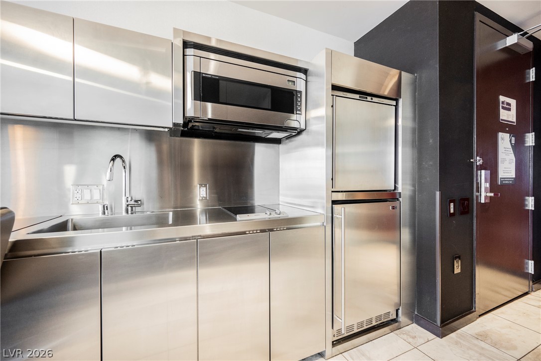 Photo 21 of 38, 4381 W Flamingo Road #2520