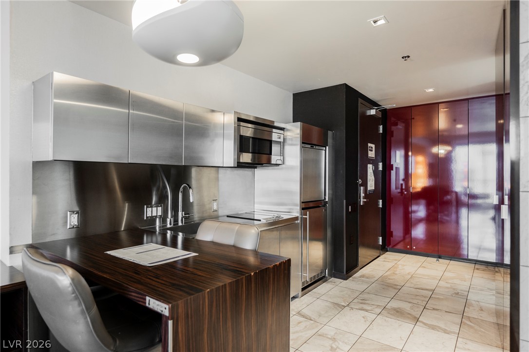 Photo 22 of 38, 4381 W Flamingo Road #2520