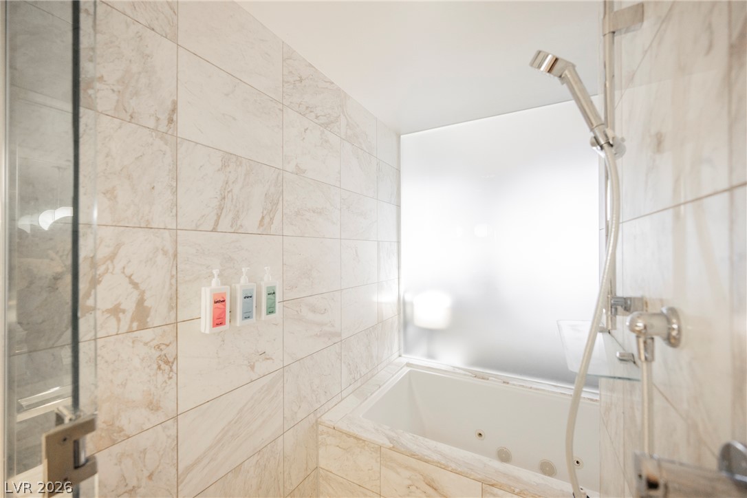 Photo 33 of 38, 4381 W Flamingo Road #2520