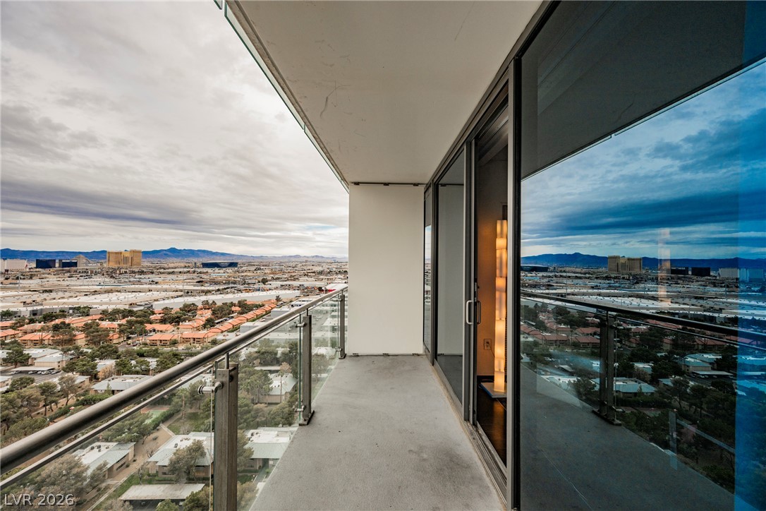 Photo 35 of 38, 4381 W Flamingo Road #2520