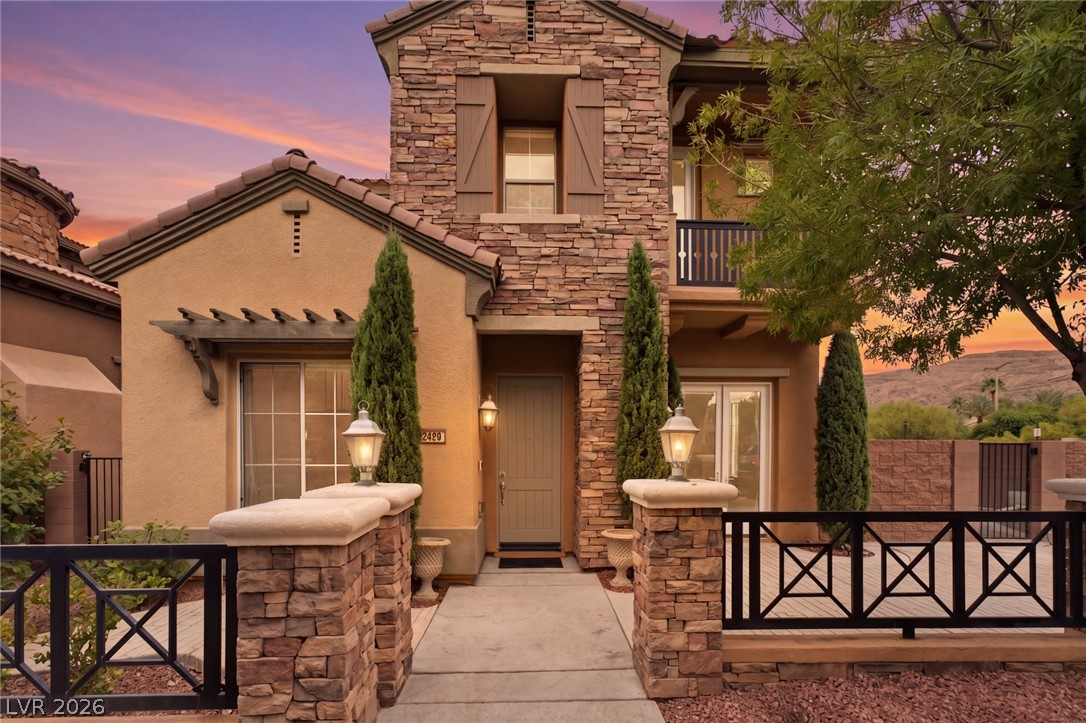 2450 Granada Bluff Court, Las Vegas 89135
