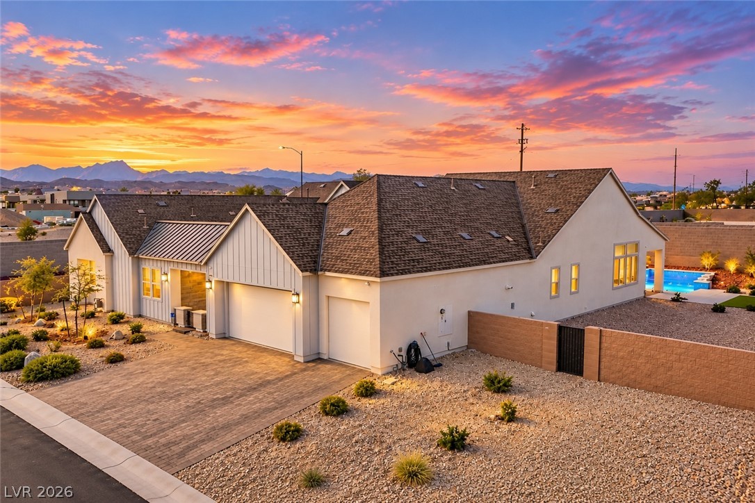 8811 Italian Trotter Court, Las Vegas 89113