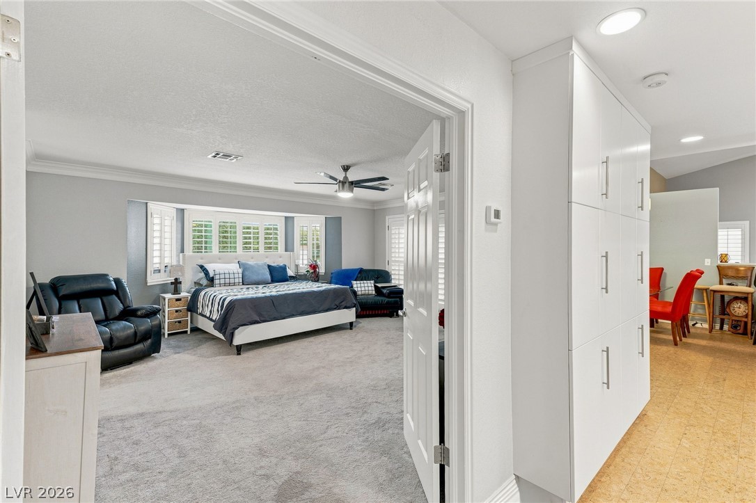Photo 18 of 40, 7275 Darby Avenue
