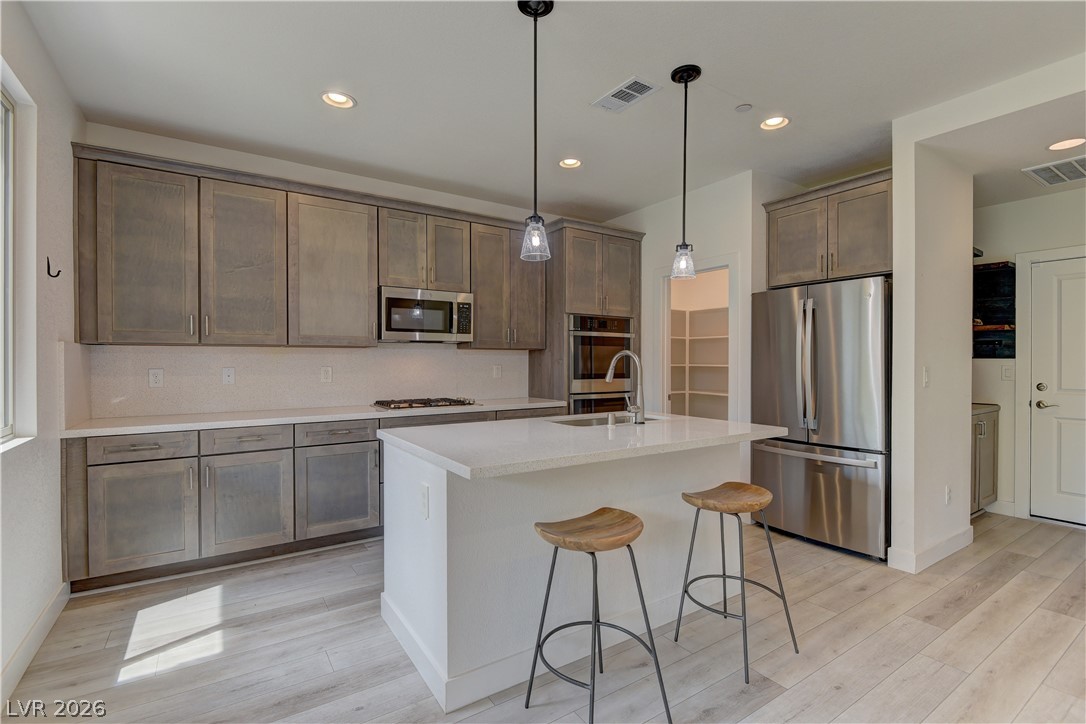 Photo 8 of 31, 9901 Cullin Range Avenue