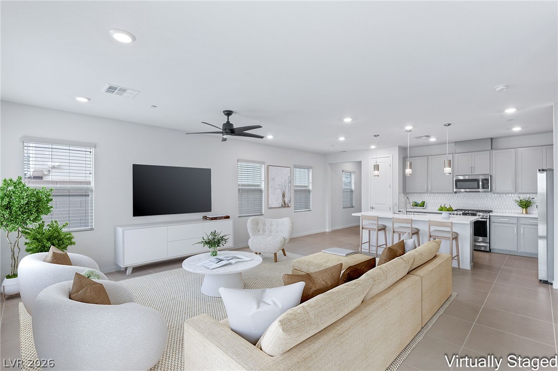 Photo 4 of 11576 Desert Hollow Avenue