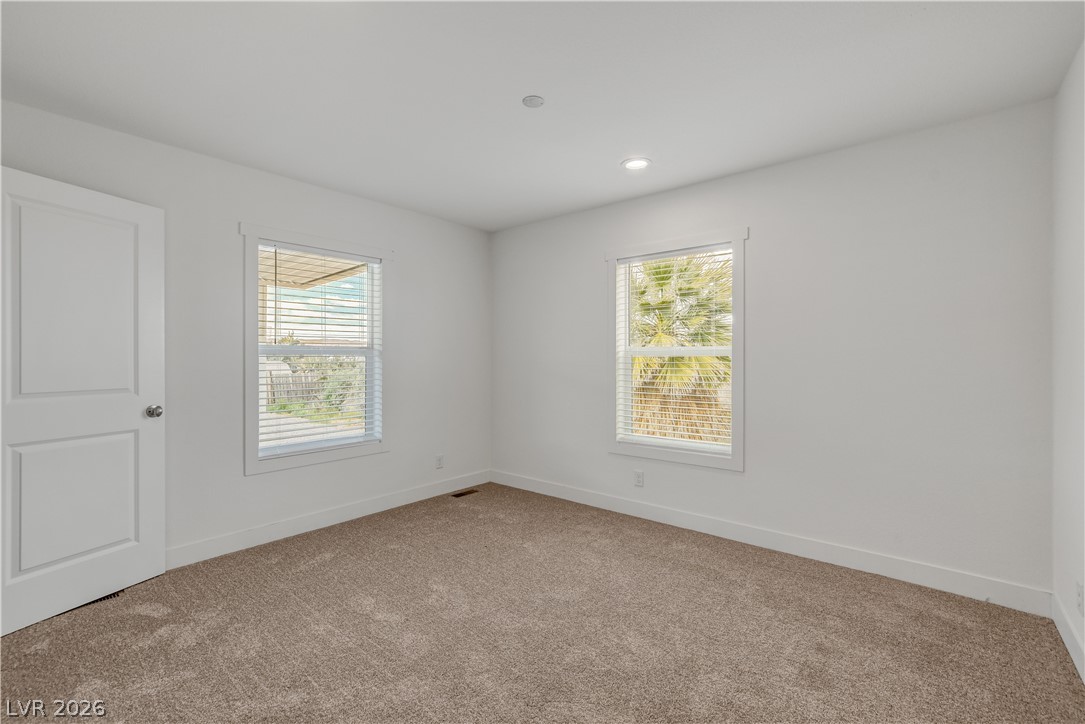 Photo 16 of 39, 468 W Ingram Avenue