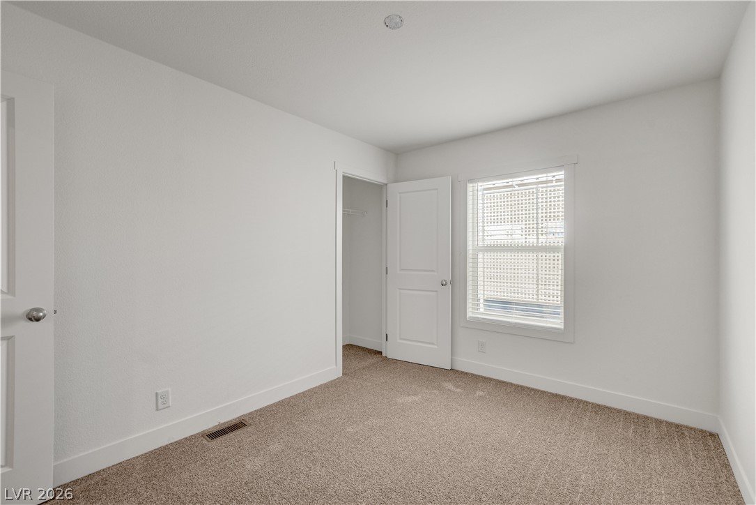 Photo 19 of 39, 468 W Ingram Avenue