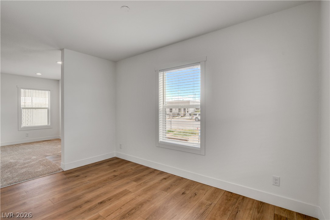Photo 30 of 39, 468 W Ingram Avenue