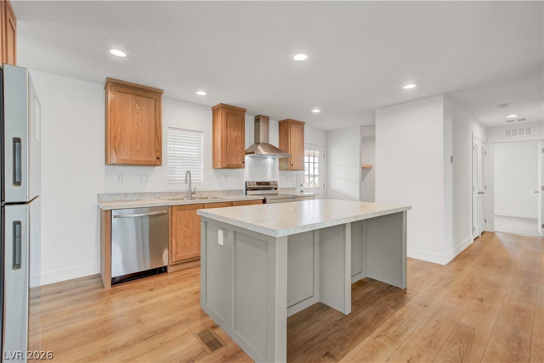Photo 8 of 39, 468 W Ingram Avenue