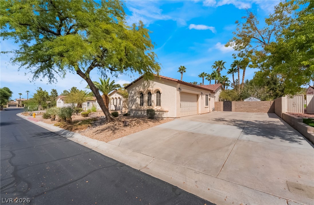 Photo 4 of 10610 Fairfield Avenue