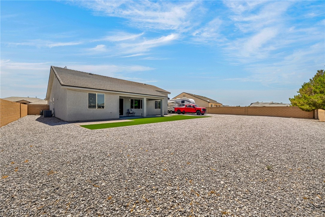 Photo 43 of 55, 6930 Sandpebble Street