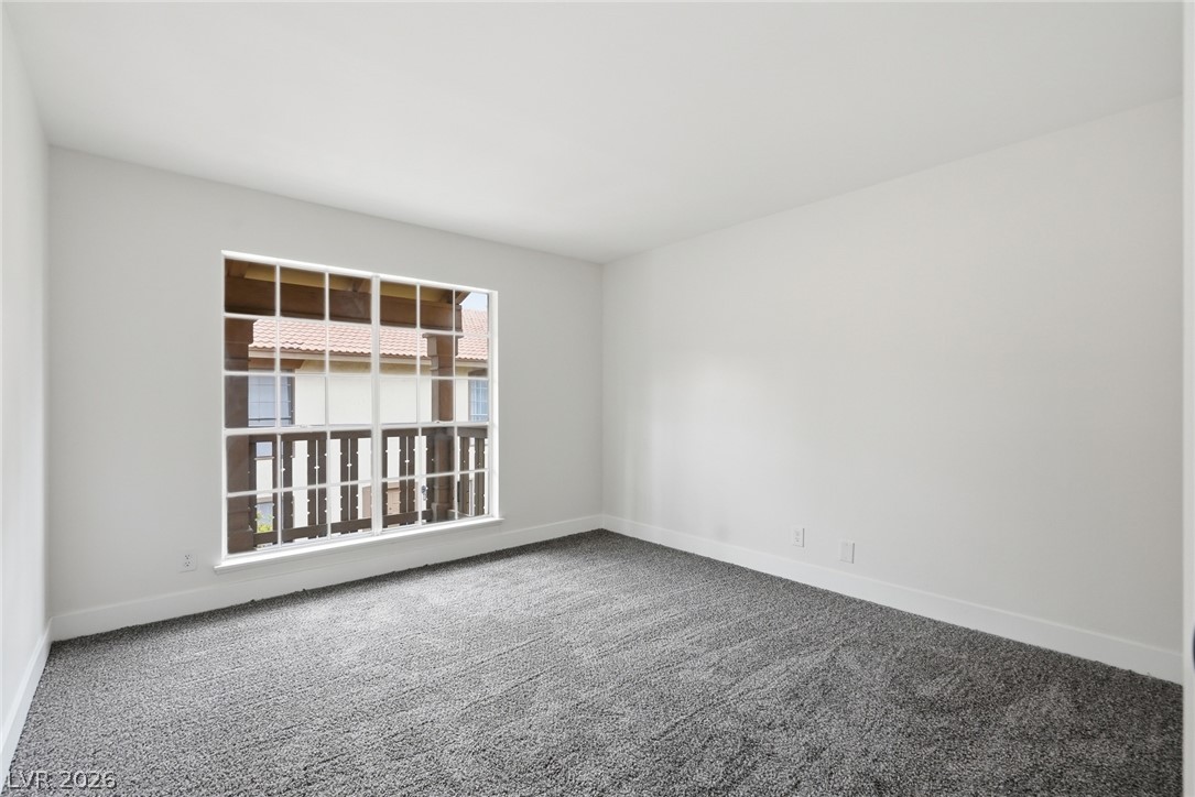 Photo 10 of 28, 3045 Pinehurst Drive #B