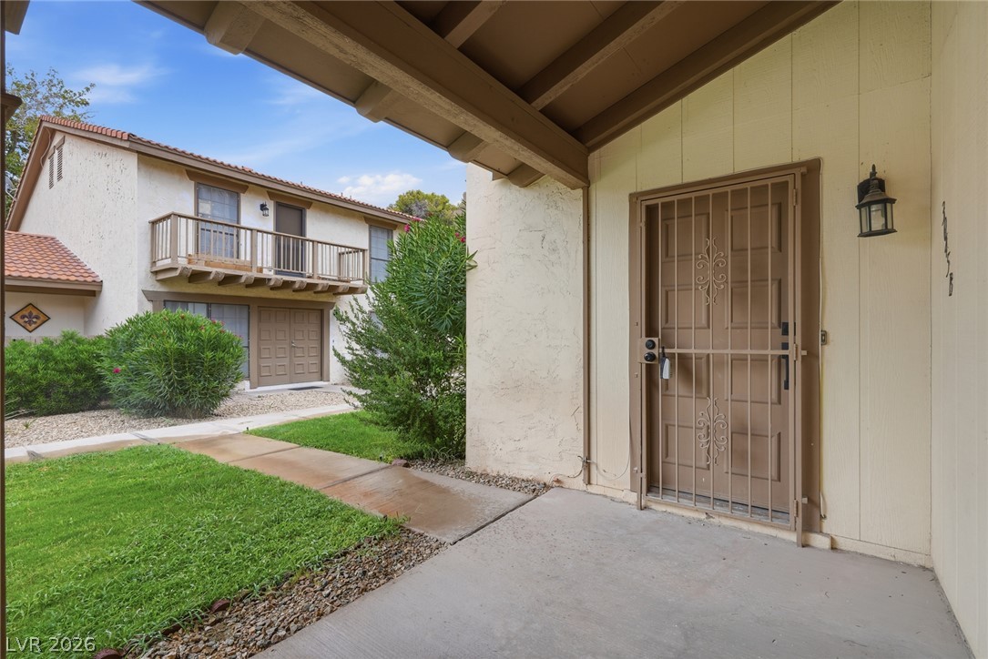 Photo 20 of 28, 3045 Pinehurst Drive #B