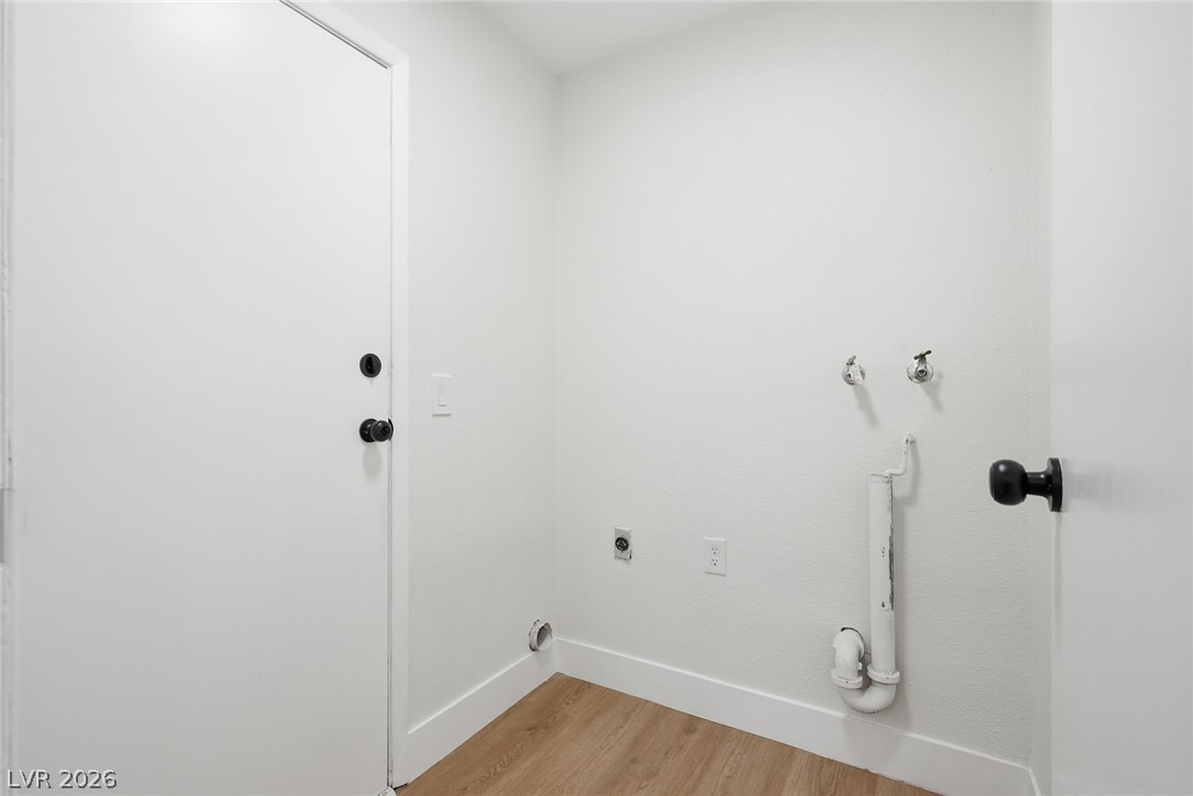 Photo 9 of 28, 3045 Pinehurst Drive #B