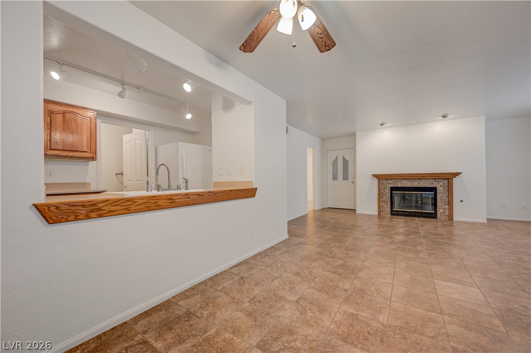 Photo 12 of 40, 701 Capri Drive #13B