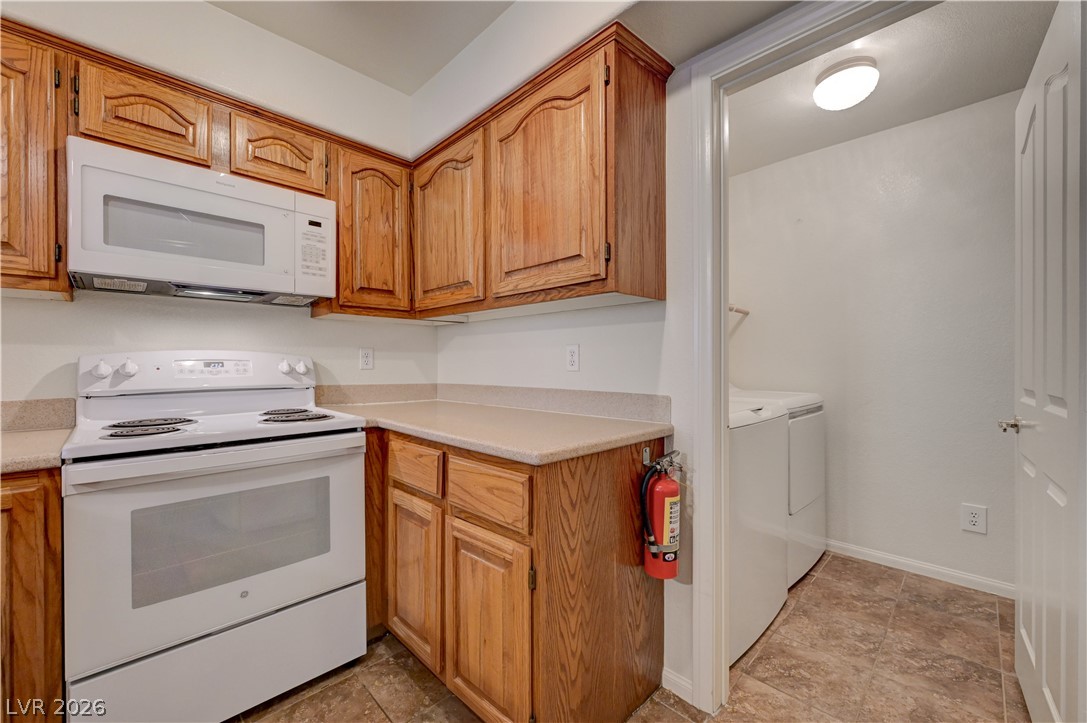 Photo 19 of 40, 701 Capri Drive #13B