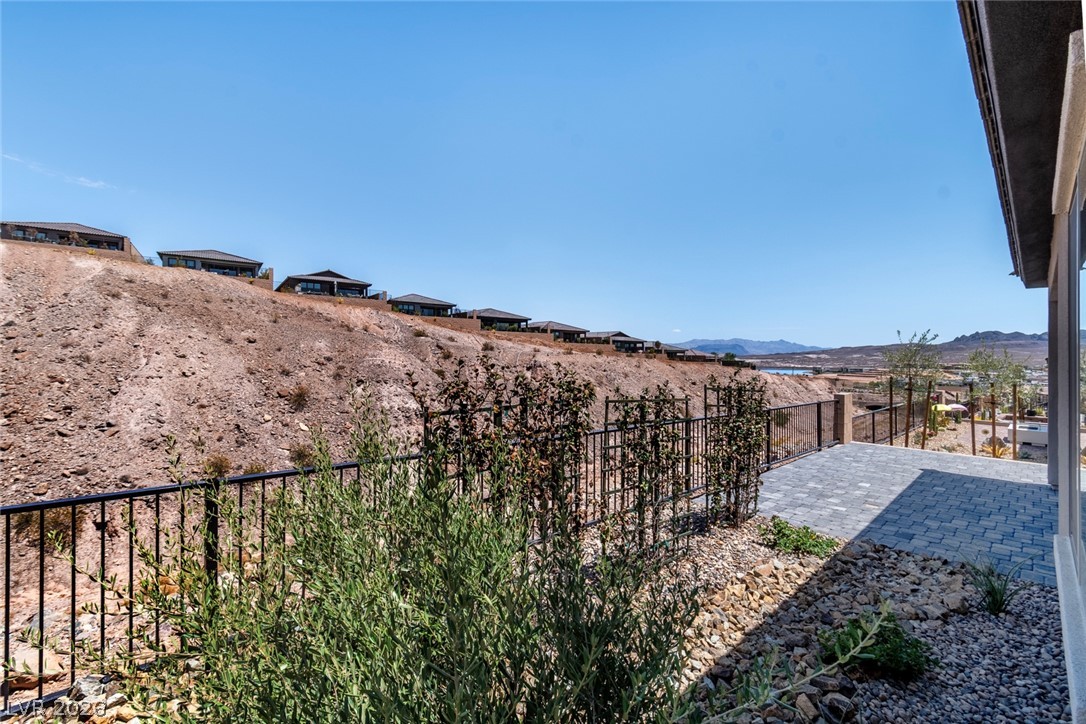 Photo 4 of 48 Crimson Cactus Avenue