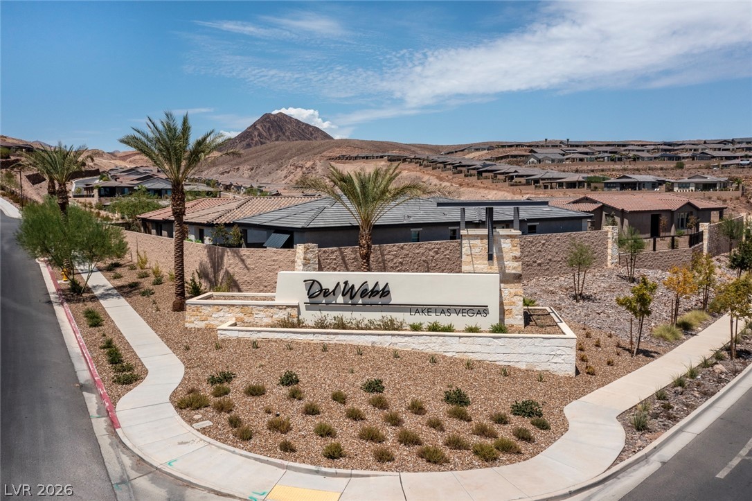 Photo 2 of 48 Crimson Cactus Avenue