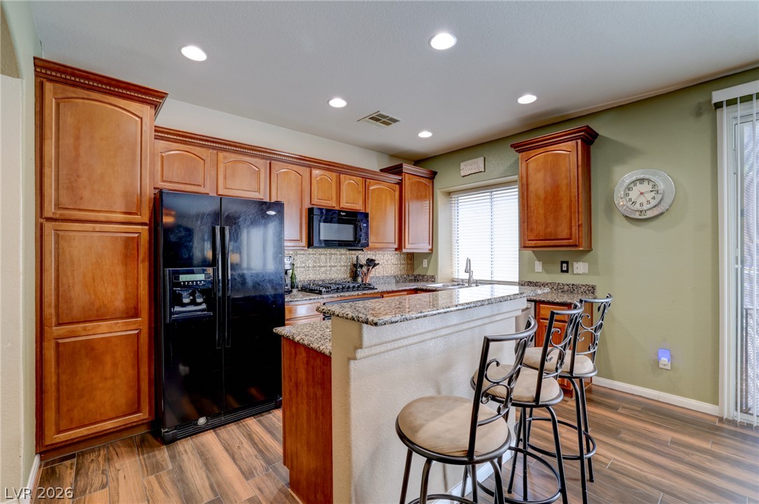 Photo 6 of 31, 9831 Twin Mill Street