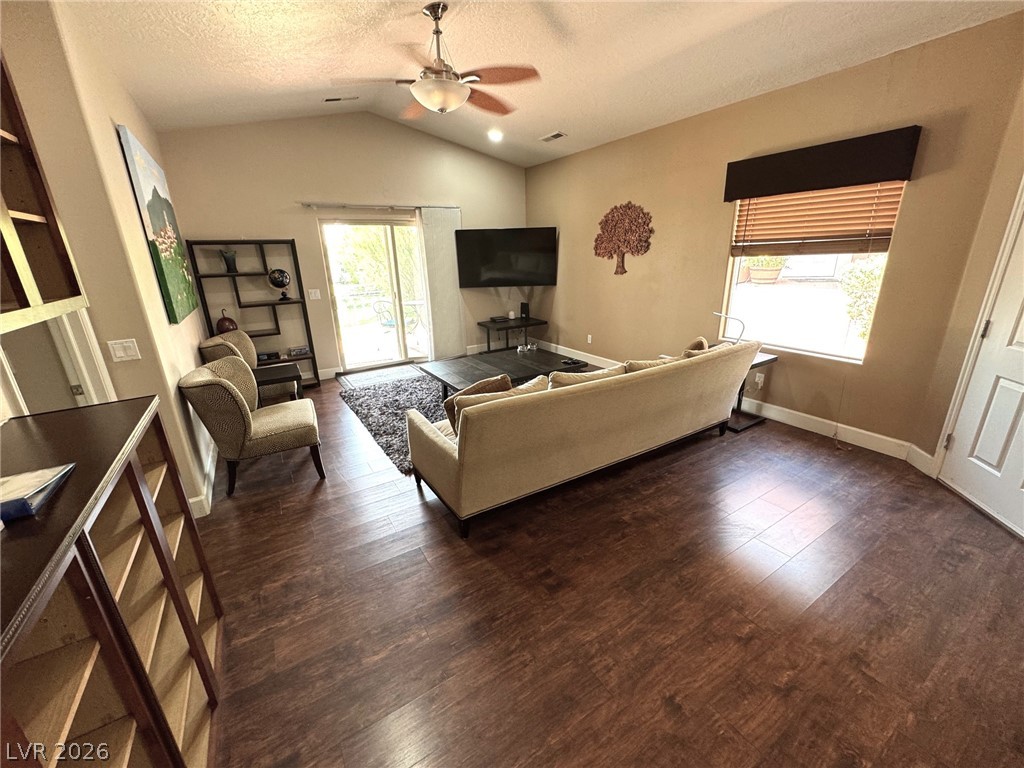 Photo 3 of 400 Paradise Parkway #105