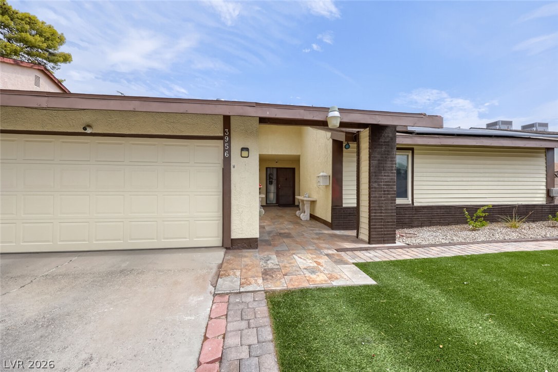 3956 Green Leaf Drive, Las Vegas 89120