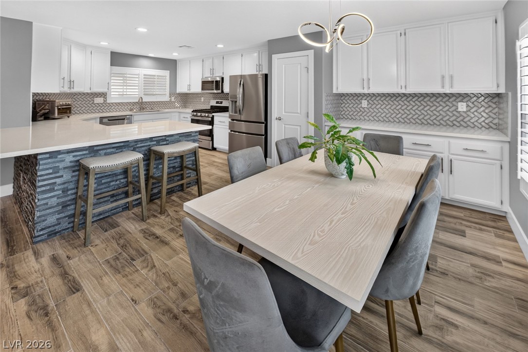 Photo 4 of 2413 Cockatiel Drive